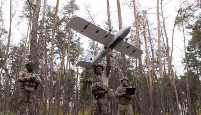 Nhà lãnh đạo Ukraine tiếp tục cảnh báo: "Nếu ông ấy không dỡ bỏ chúng, chúng tôi sẽ tự mình dỡ bỏ mọi thứ. Chúng tôi cũng gửi một thông điệp: hãy ngừng cung cấp nhiên liệu cho quân đội Nga".