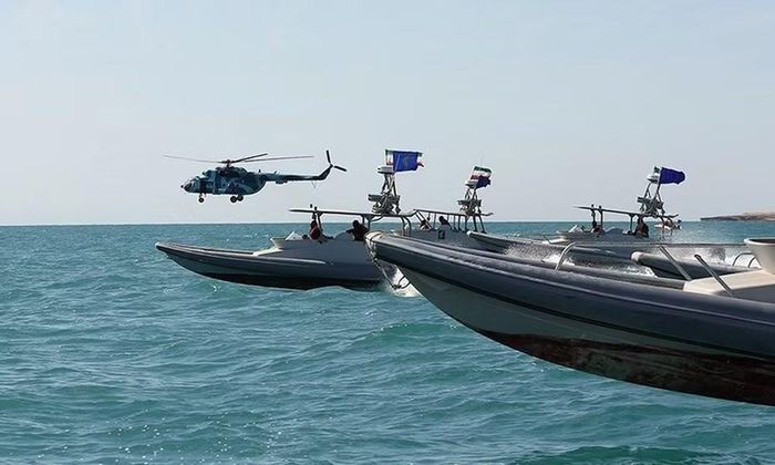 Mỹ và Iran cũng nhất trí thiết lập đường dây liên lạc nhằm tránh các sự cố và hiểu lầm, bảo đảm hoạt động đi lại an toàn của tàu thương mại qua eo biển Hormuz.