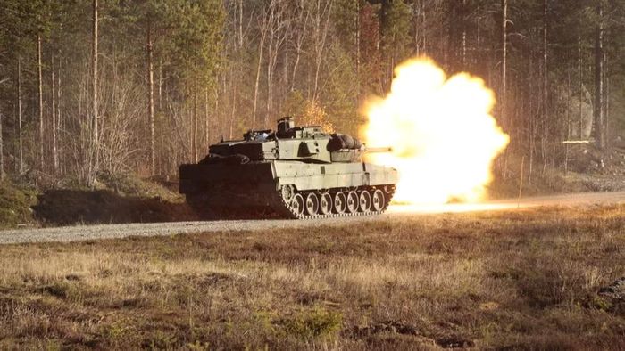Xe tăng chiến đấu chủ lực Stridsvagn 122 (Strv 122) của Thụy Điển còn được biết đến với tên gọi Leopard 2A5SE, là xương sống của chương trình hiện đại hóa này.