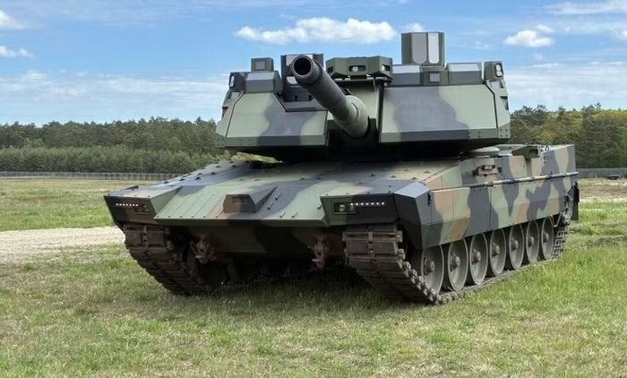 Ngoài các loại đạn thông thường, pháo còn có thể sử dụng đạn dẫn đường Vulcano 120 với hệ thống dẫn đường quán tính và định vị vệ tinh, cho phép tấn công chính xác mục tiêu ở cự ly xa hơn đáng kể so với đạn tăng truyền thống.