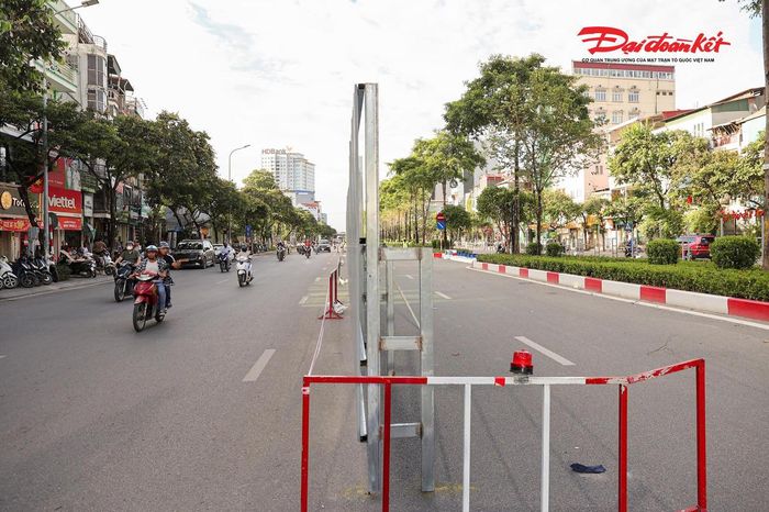 Với tổng mức đầu tư hơn 72.000 tỷ đồng, dự án được kỳ vọng sẽ góp phần hoàn thiện mạng lưới giao thông công cộng khối lượng lớn của Thủ đô, giảm áp lực giao thông đường bộ, đồng thời tăng cường khả năng kết nối giữa khu vực nội đô với phía Tây Hà Nội trong tương lai.