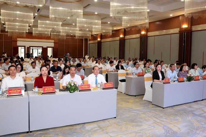 Phó Chủ tịch UBTƯ MTTQ Việt Nam Hoàng Công Thủy cùng các đại biểu dự hội nghị. Ảnh: Đình Minh
