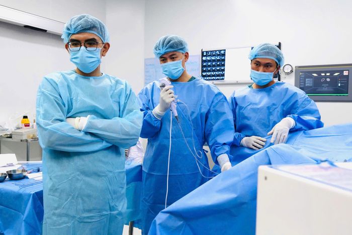 Bệnh viện An Bình triển khai thành công kỹ thuật nội soi tán sỏi thận bằng ống soi mềm. Ảnh: BVCC