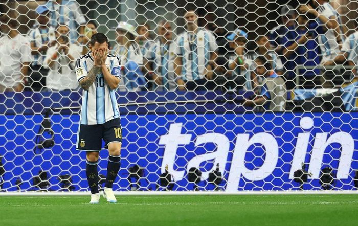  Cú sút hỏng trước Áo là lần thứ ba Messi không ghi bàn từ chấm 11 m tại World Cup. 