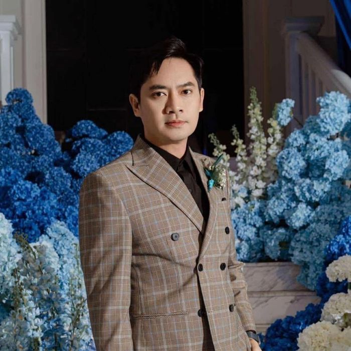  Về đời tư, nam diễn viên từng công khai chuyện tình cảm với ca sĩ Thiên Hương, kém anh 8 tuổi. Cả hai từng dự tính về chung một nhà nhưng kế hoạch cưới bị hoãn vì ảnh hưởng của dịch bệnh. Sau đó, chuyện tình cảm của Minh Luân trở nên kín tiếng hơn, nam diễn viên cũng hạn chế chia sẻ hình ảnh riêng tư để tránh ồn ào. Ở tuổi ngoài 40, nam diễn viên nhiều lần bày tỏ mong muốn có một mái ấm ổn định, nhưng cũng thận trọng hơn sau những ồn ào tình cảm trong quá khứ. 