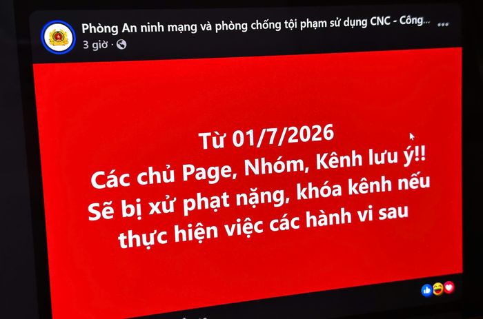 Cơ quan chức năng đang siết chặt xử lý các hành vi phát tán tin giả và buông lỏng quản lý nội dung trên mạng xã hội. Ảnh: Lê Duy