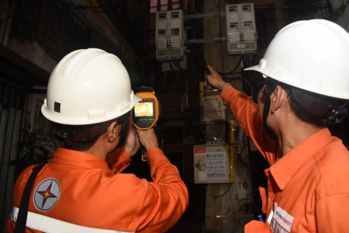 Hà Nội hoãn cắt điện ngày 23-25/6. Ảnh: EVN.