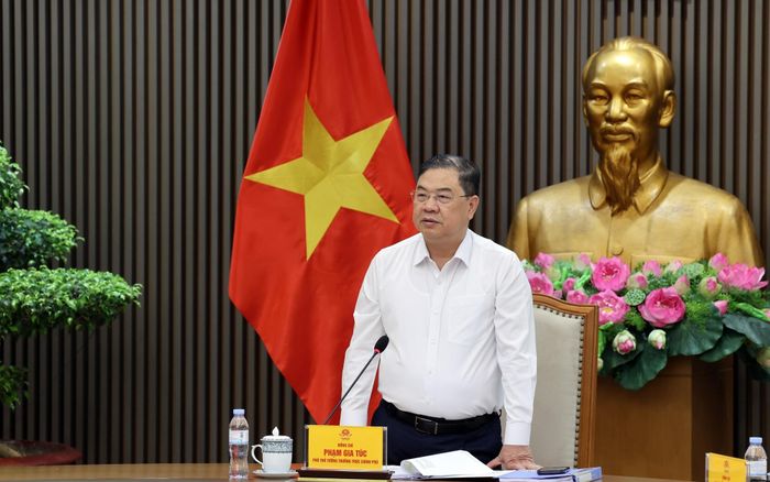Phó thủ tướng Thường trực Phạm Gia Túc làm việc với UBND TP.HCM và các bộ, ngành liên quan về giải quyết khó khăn, vướng mắc của dự án giải quyết ngập do triều khu vực TP.HCM (giai đoạn 1). Ảnh: VGP/Phương Nguyên.