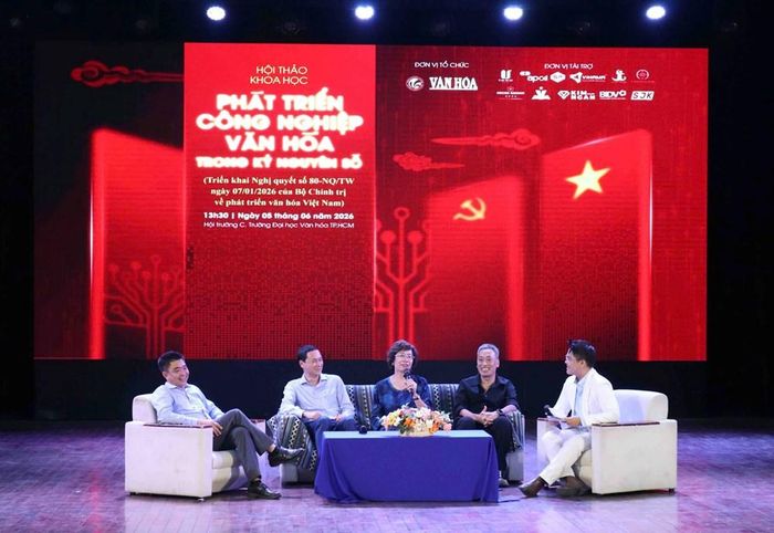 Diễn đàn thảo luận tại Hội thảo khoa học "Phát triển công nghiệp văn hóa trong kỷ nguyên số" (Triển khai Nghị quyết số 80-NQ/TW của Bộ Chính trị về phát triển văn hóa Việt Nam) do Báo Văn Hóa và Trường Đại học Văn hóa TP.HCM tổ chức đầu tháng 6.2026. Ảnh: LÊ HOÀN