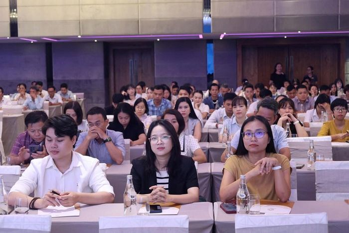 Các đại biểu tham dự Hội nghị