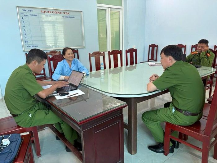 Bà Văn Thị Hậu tại cơ quan Công an. Ảnh: Công an Thanh Hóa