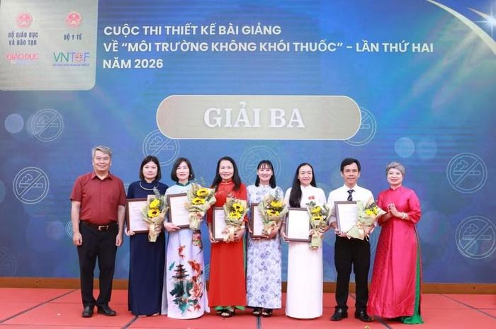 Các tác giả đoạt giải Ba