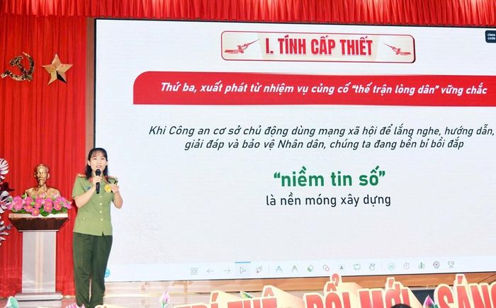 Thí sinh thể hiện phần thi thuyết trình và trả lời câu hỏi của hội đồng giám khảo