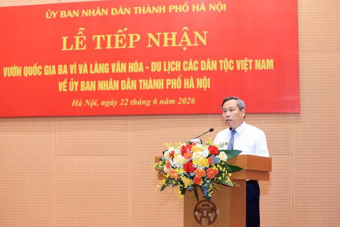 Chủ tịch UBND thành phố Vũ Đại Thắng phát biểu tại Lễ tiếp nhận