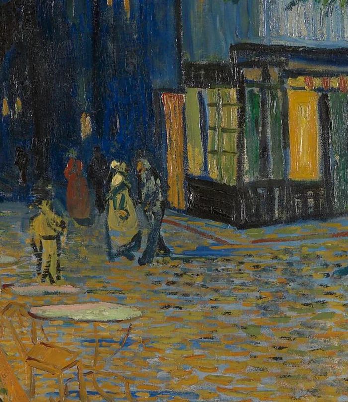 Van Gogh đã cố tình thay thế hai cột Corinth cổ đại từ thế kỷ I bằng những ô cửa sổ và rèm cửa