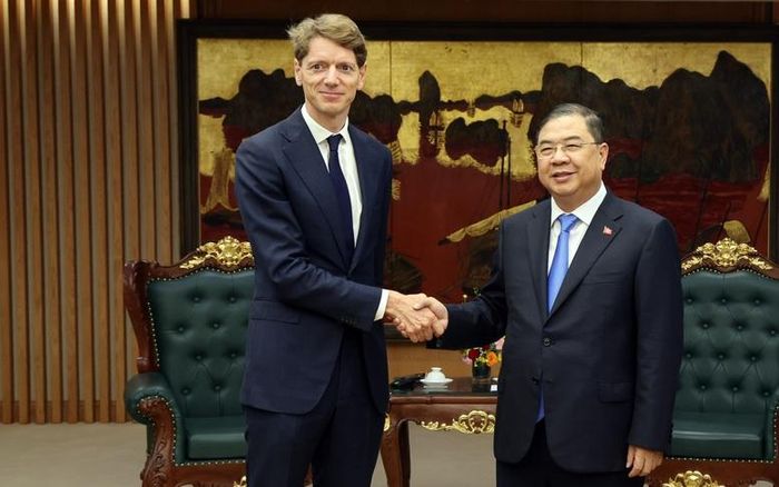 Phó Thủ tướng Thường trực Phạm Gia Túc tiếp xã giao ông Robert Maersk Uggla, Chủ tịch Tập đoàn A.P. Moller Holding (APM Holding) kiêm Chủ tịch Tập đoàn Maersk (thành viên của APM Holding) - Ảnh: VGP/Phương Nguyên