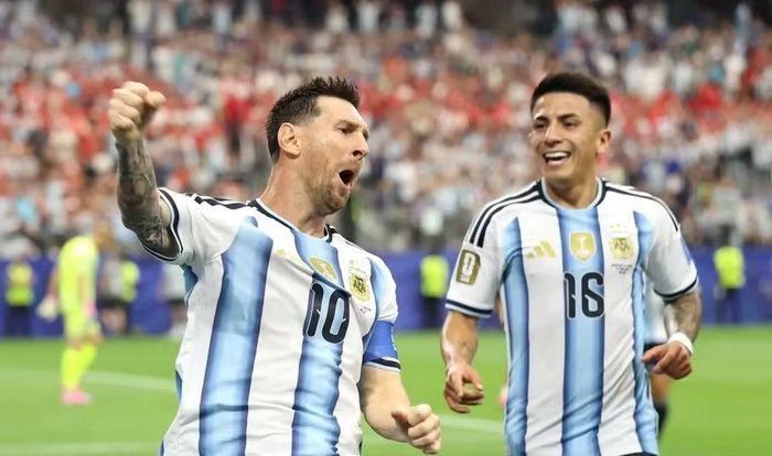 Messi ghi cú đúp vào lưới đội tuyển Áo. (Ảnh: FIFA)