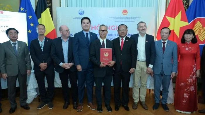 Ban Quản lý Khu kinh tế tỉnh Tây Ninh đã trao Giấy chứng nhận đăng ký đầu tư cho Dự án Nhà máy sản xuất sữa Be Milk.