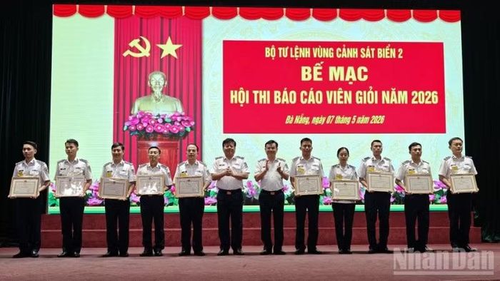 Quang cảnh bế mạc, trao giải Hội thi Báo cáo viên giỏi cấp Vùng Cảnh sát biển 2.