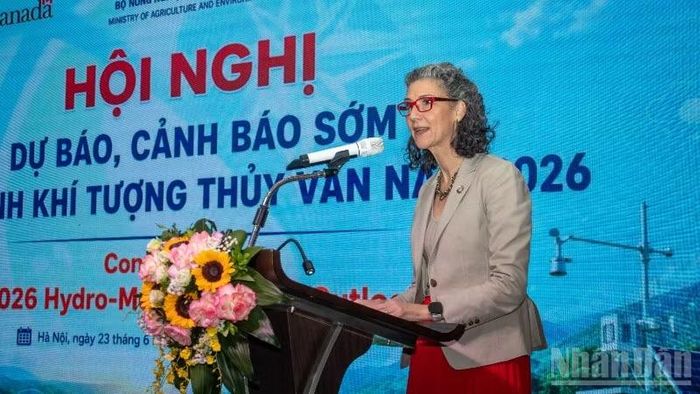 Bà Ramla Khalidi, Trưởng Đại diện thường trú UNDP tại Việt Nam phát biểu tại hội nghị.