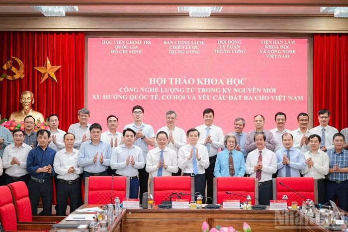 Các đại biểu tham dự hội thảo. (Ảnh: BẢO LONG)