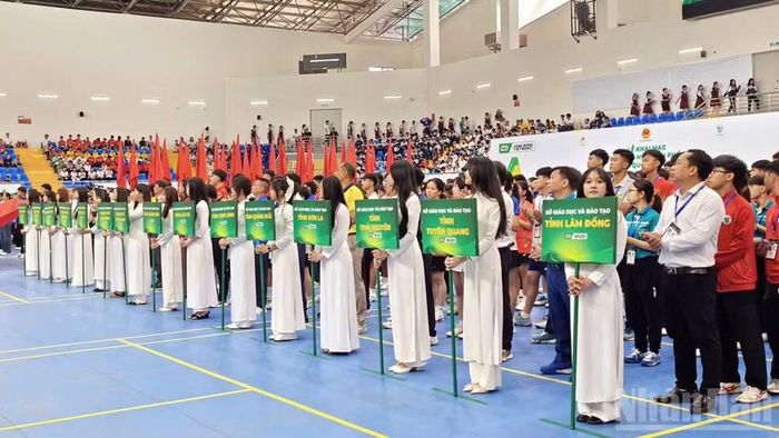 Giải đấu có sự tham gia của 2.222 vận động viên là học sinh phổ thông của 30 tỉnh, thành phố trong cả nước.