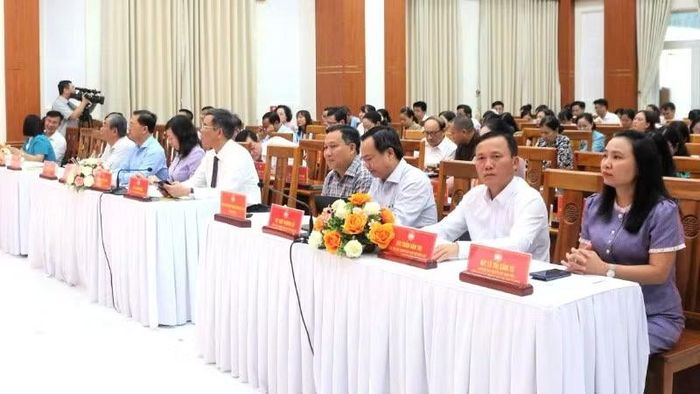 Các đại biểu dự Hội nghị tại điểm cầu chính hội trường Trụ sở Thành ủy Đồng Nai.