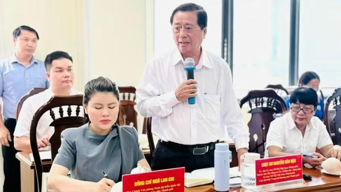 Đại biểu chia sẻ tại hội nghị.