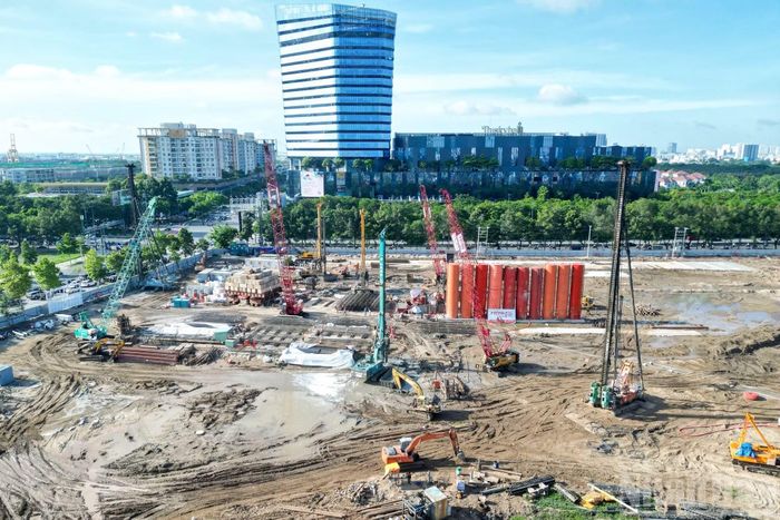 Trung tâm hành chính được thiết kế với tổng diện tích sàn khoảng 272.000m², đáp ứng nhu cầu làm việc của khoảng 8.000 cán bộ, công chức, viên chức và người lao động. Hệ thống trung tâm hành chính công dự kiến phục vụ từ 1.500-2.000 lượt người dân, doanh nghiệp mỗi ngày.
