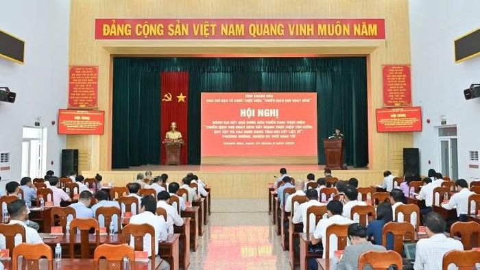 Toàn cảnh hội nghị.