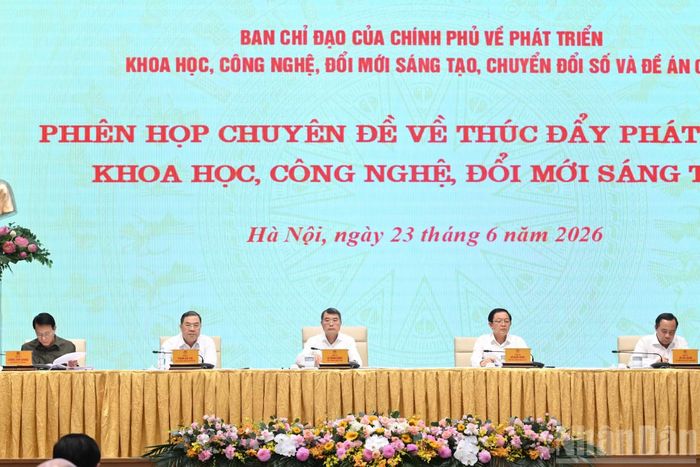 Thủ tướng Lê Minh Hưng, Trưởng ban Chỉ đạo chủ trì phiên họp chuyên đề về thúc đẩy phát triển khoa học, công nghệ, đổi mới sáng tạo.