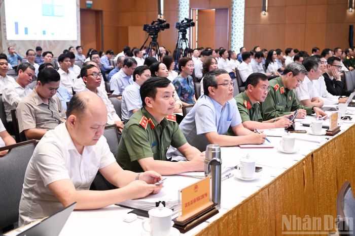 Các đại biểu tham dự phiên họp.