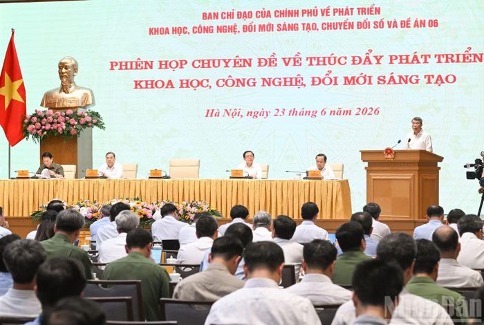 Quang cảnh phiên họp.