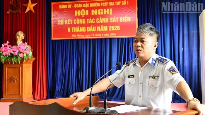 Thượng tá Phạm Văn Đồng, Đoàn trưởng phát biểu tại Hội nghị.