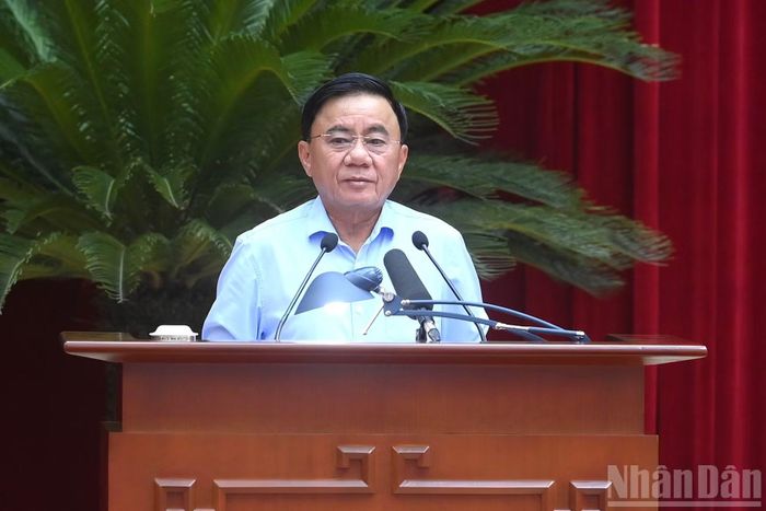 Thường trực Ban Bí thư Trần Cẩm Tú phát biểu tại cuộc gặp mặt.