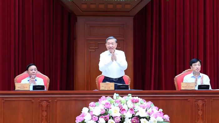 Tổng Bí thư, Chủ tịch nước Tô Lâm, Thường trực Ban Bí thư Trần Cẩm Tú và Trưởng ban Tổ chức Trung ương Nguyễn Duy Ngọc chủ trì gặp mặt cán bộ quy hoạch diện Bộ Chính trị quản lý. (Ảnh: ĐĂNG KHOA)