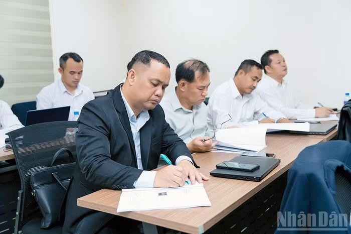 Các học viên của Lào tại lớp bồi dưỡng.