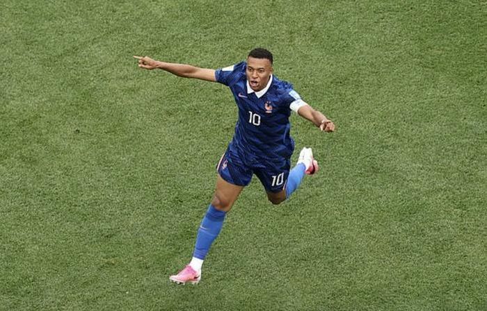 Mbappe chen chân vào nhóm cầu thủ ghi từ 15 bàn trở lên tại World Cup