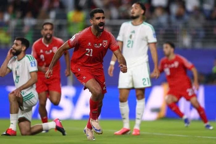 Nỗ lực của Nizar Al-Rashdan không thể giữ lại hy vọng đi tiếp cho Jordan