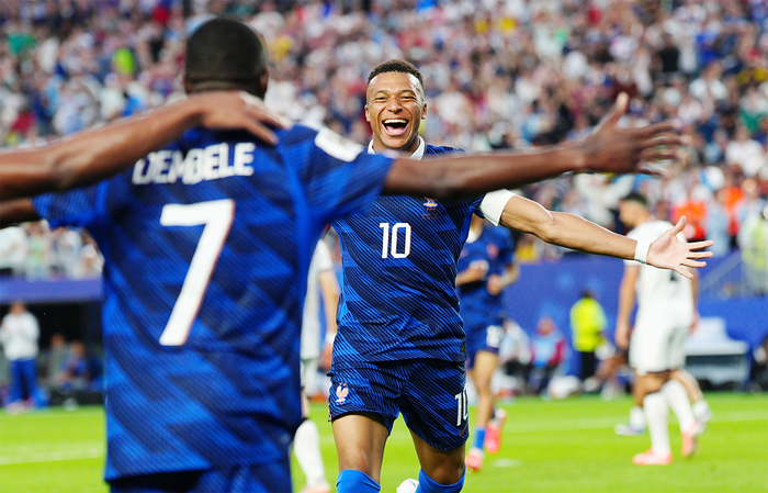  Mbappe (số 10) lập cú đúp. Ảnh: AP 