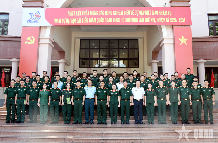 Các đại biểu chụp ảnh chung.