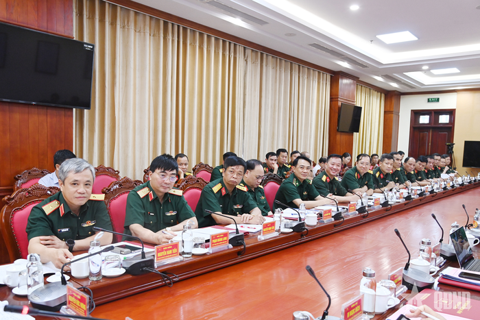 Các đại biểu dự hội nghị. 