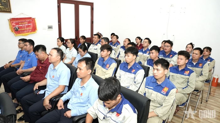 Đông đảo cán bộ, công nhân viên Cụm Thủy điện Nho Quế tham gia chương trình tuyên truyền, phổ biến pháp luật về phòng, chống ma túy.