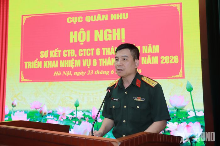  Đại tá Nguyễn Vũ Thăng, Chủ nhiệm Chính trị Cục Quân nhu thông qua báo cáo tóm tắt kết quả hoạt động công tác Đảng, công tác chính trị 6 tháng đầu năm 2026. 