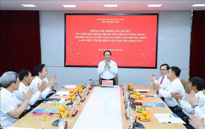 Trưởng ban Tuyên giáo và Dân vận Trung ương Trịnh Văn Quyết làm việc với Bộ Biên tập Tạp chí Cộng sản.