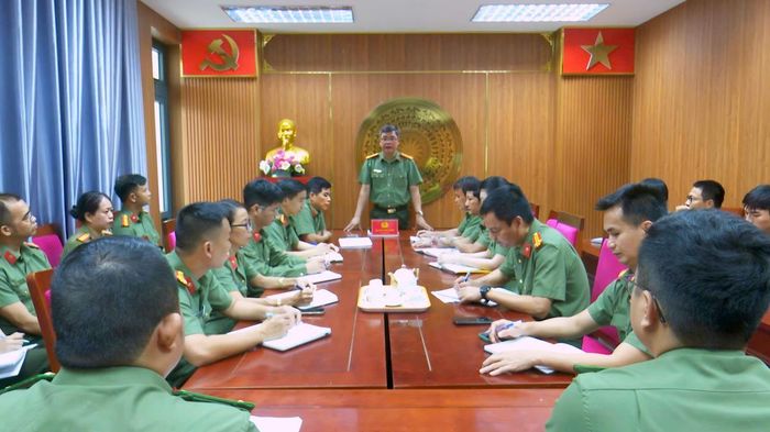 Trước một chuyên án lớn.