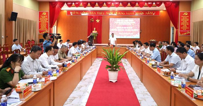 Bí thư Thành ủy Lê Ngọc Quang phát biểu tại buổi làm việc với 4 xã: Tiên Phước, Thạnh Bình, Lãnh Ngọc và Sơn Cẩm Hà.