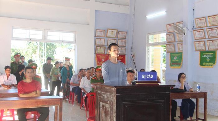 Phiên tòa lưu động xét xử bị cáo Thiện.