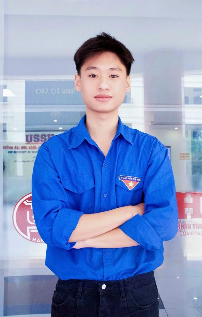 Nguyễn Quang Huy - Nam vương cuộc thi Tài sắc Nhân văn.