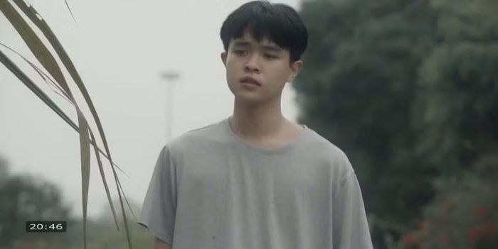Anh Đức vai “Sinh thời trẻ” trong phim “Dưới ô cửa sáng đèn”.